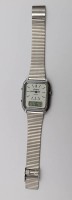 Auktion 376<br>vintage Ana-Digi-Quarzuhr der Marke Glash&uuml;tte (GUB) aus der DDR, ausgestattet mit dem Quarz-Hybridkaliber 18-01 , L&auml;uft -