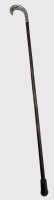 Auktion 376<br>Gehstock mit Silbergriff, ungedeutete Punzen und Namensgravur, L-92 cm