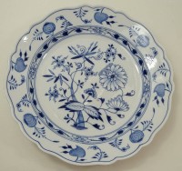 Los 1000 <br>Große Schale, Meissen, Zwiebelmuster, Ø 35 cm, H. 5,5 cm, Unterseite mit Abplatzer