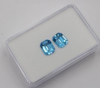 Auktion 376<br>2 tiefblaue Topase, zus. ca. 6,8 Karat