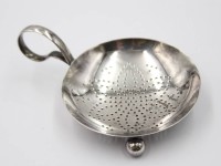 Auktion 376<br>Teesieb, versilbert, ca. D-7cm