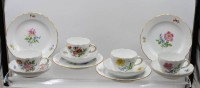 Auktion 376<br>4x 3tlg Gedecke, Meissen, Schwertermarke, Dekor &bdquo;Bunte Blume&ldquo;, feine Blumenmalerei und Goldrand, je 1. Wahl, Tassen H-6,5cm