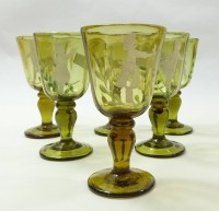 Los 3001 <br>6 Gläser mit figürlicher Schneemalerei, Mitte 19. Jh., H. 12,5 cm, Bemalung stellenweise abgeplatzt