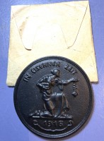 Auktion 376<br>Eisenmedaille "Gold gab ich zur Wehr..." 1916, in orig. Papierh&uuml;lle, neuwertig, D-ca. 4,5 cm