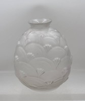 Auktion 376<br>Kugelf&ouml;rmige Vase aus Formglas, Art D&eacute;co, modernistisches Design der 1930er Jahre, ca. H-20cm