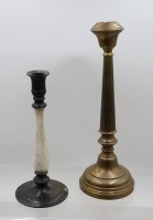 Auktion 376<br>2x div. Leuchter, Messing wohl um 1900 und Metall/Holz, ca. H-31,5 u. 23cm