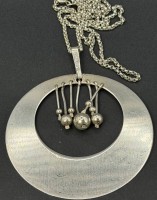 Auktion 376<br>Halskette mit gr. runden Anh&auml;nger, Silber-925-, 19 gr.
