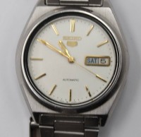 Auktion 376<br>klassische Vintage Seiko 5 Automatikuhr, Werk l&auml;uft kurz an (2 Sekunden), gute Erhaltung, ca. D-3,7cm