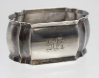 Auktion 376<br>800er Silber-Servietten-Ring, BSF, Ziermonograsmm "SK", 30,4gr., ca. H-3cm B-5,5cm