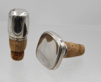Auktion 376<br>2x Korkenhalter, 1x 835er Silber, 1x WMF versilbert
