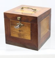 Auktion 376<br>antiker englischer Teekasten, 19. Jhd., gute Erhaltung, H-16cm B-17cm