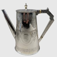 Auktion 376<br>Kaffeekanne um 1870 "Elkington&amp;Co" Birmingham, gegr&uuml;ndet um 1840, Hoflieferant etc (u.a. das Besteck f&uuml;r die Titanic), neu versilbert, tadelloser Zustand, H-25 cm