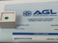 Auktion 376<br>Labor erstellter gr&uuml;ner Smaragd mit Zertifikat, o,86 Karat,