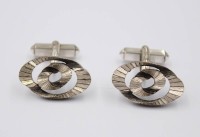 Auktion 376<br>Paar Vintage-Manschettenkn&ouml;pfe aus 835er Silber, GK gemarkt, 12gr., ca. B-2,5cm