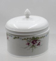 Auktion 376<br>ovale Deckeldose, F&uuml;rstenberg, florale Bemalung, ca. H-9cm B-9cm
