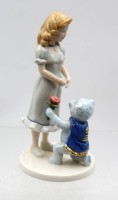 Auktion 376<br>Figurengruppe,  Schneewei&szlig;chen und Rosenrot, Royal Copenhagen/Steiff, ca. H-13cm