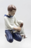 Auktion 376<br>Junge mit Hund, Bind u. Gr&ouml;ndahl, Modellnr.  2334, Entw. Vita Birgitte Thymann, ca. H-13cm