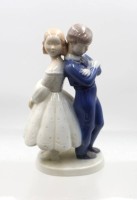 Auktion 376<br>Figur "Vergib mir", Bing und Gr&ouml;ndahl, Entw. Claire Weiss, Modellnr. 2372 , H-20cm, 1x Schleifstrich