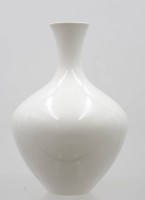 Auktion 376<br>KPM Berlin Vase, wei&szlig;, Entw. Hubert Griemer 1953. ca. H-20cm