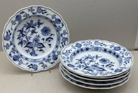 Auktion 376<br>6  tiefe Teller "Meissen" Zwiebelmuster, Schwertermarke durchstrichen, D-23cm