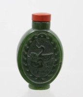 Auktion 376<br>chinesische Schnupftabakflasche, spinatgr&uuml;ne Nephrit-Jade, 19. Jhd,, ca. H-7cm