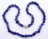 Los 5052 <br>Lapislazuli Halskette mit Magnetverschluss, L. 47cm, 38,5g.