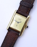 Los 6006 <br>Damen Armbanduhr CARTIER TANK, mechanisch, Werk läuft, Sterling Silber 0.925 - vergoldet, Gehäuse 20,5x19,8mm, berieben