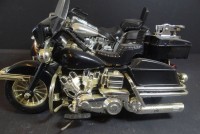 Los 11013 <br>2 Motorrad-Modelle, 1x mit Feuerzeug, Kunststoff, L-ca. 21 cm, auf Fehlteile nicht überprüft