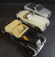 Los 11016 <br>3x Coupè Automodelle 1:18, Fehlteile nicht überprüft,