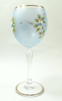 Los 3042 <br>Geburtstags-/ Jubiläums-Weinglas "50", handbemalt, aufgesetztes Blumendekor, H. 20 cm