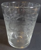 Los 3064 <br>kl. Vase mit Zweigdekor, Handschliff, H-12 cm, D-9 cm