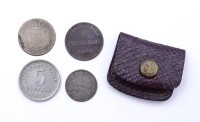 Los 15031 <br>4 alte Kleinmünzen in Miniatur Tasche "Kriegsfünfer 1915"