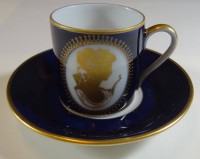 Moccatasse mit U.T. "Reichenbach" Frauensilhouette