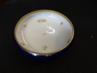 Los 1042 <br>kl. Schälchen "Sevres" kobalt mit gold, H-1,5 cm, D-9 cm