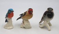 Los 2015 <br>3x Goebel-Vögel, Unterglasurfarben, ca. H-7cm.