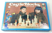 Los 7000 <br>Holzbaukasten "Castleblocks", China, vollständig, mit Altersspuren