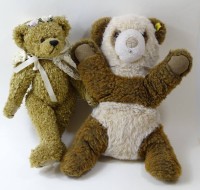 Los 7003 <br>Steiff-Panda und Ty-Hochzeitsteddy, L. 32 und 36 cm, leichte Altersspuren
