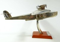 Los 10010 <br>Flugzeug-Modell "Dornier Do X - 1929", Metall, L. 21, H. 12 cm, 2 Propeller fehlen, einige beschädigt, reinigungsbedürftig