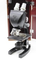 Los 11038 <br>Mikroskop in Kasten, Bauch &amp; Lomb USA, guter Zustand, Kasten H-40cm.