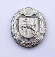 Los 15024 <br>3x Abzeichen ,Tag der Wehrmacht, Rotfrontkämpferbund Abzeichen und 25 Jahre Feuerwehr