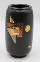 Los 2043 <br>Vase, monogrammiert CHz, modernes Dekor, H-19,5cm.