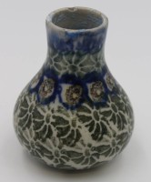 Los 2062 <br>kl. Vase, wohl Bunzlau, älter, ca. H-8,5cm, oberer Rand min. bestossen