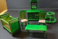 Los 7049 <br>Holz-Puppenmöbel, grün, Spiegelkommode H-13 cm, B-10 cm