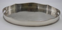 Los 4004 <br>gr. Galerie-Tablett, Sheffield, versilbert, H-5,7cm, 46 x 30cm.