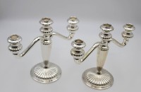 Los 4026 <br>Paar 3flammige Leuchter, versilbert, H-21,8cm B-26cm.