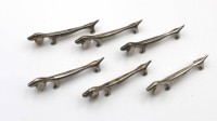 Los 4043 <br>6x Messerbänke, Dackel, versilbert, ca. H-2cm L-9cm.