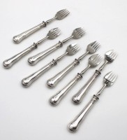 Los 4044 <br>8x Austergabeln, versilbert, teilw. Lagerungsspuren, L-18cm.