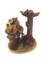 Los 9035 <br>Hummelfigur, Am Scheideweg, Goebel, Nr. 331, H-15cm.