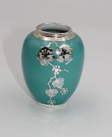 Los 8052 <br>kl. Ziervase, Silberoverlay, H-8,5cm.
