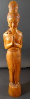 Auktion 338 / Los 15526 <br>hohe Holzfigur "betende Tempeldienerin" H-53 cm